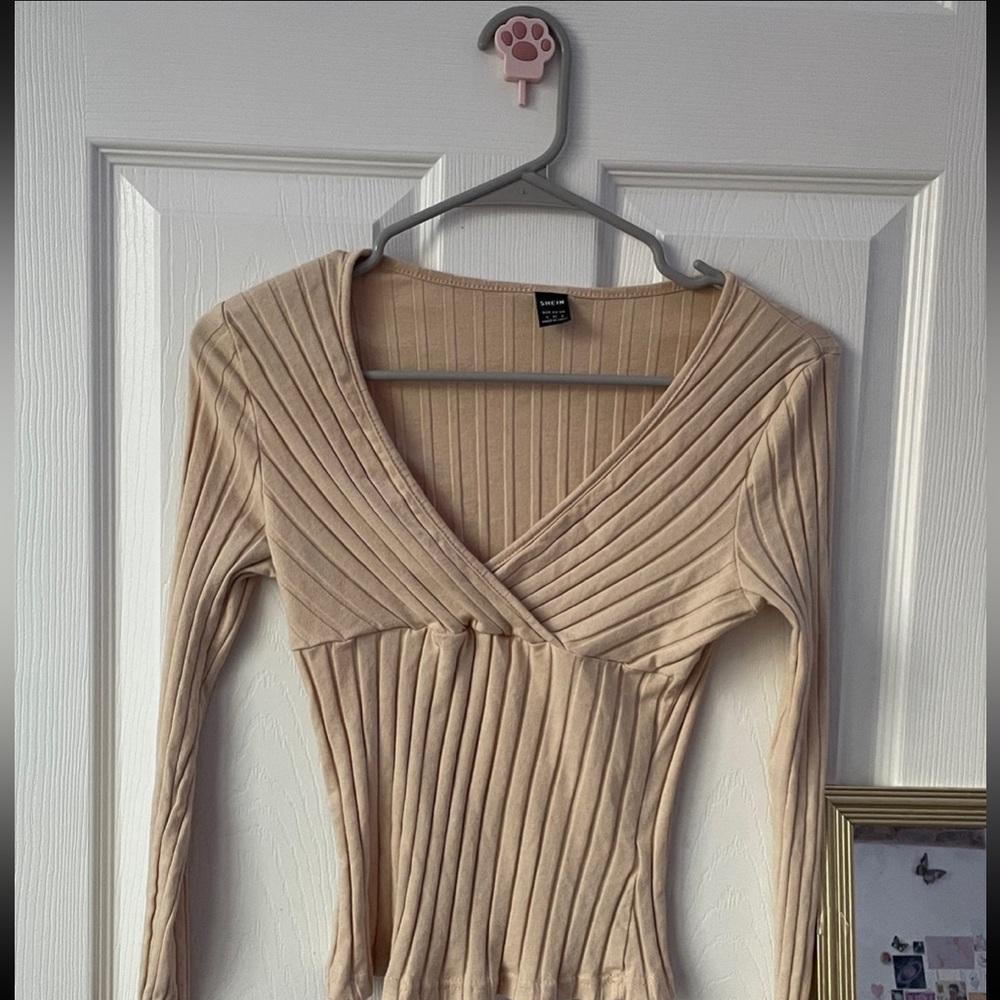 SHEIN Beige Ribbed Long Sleeve V-Neck Top
